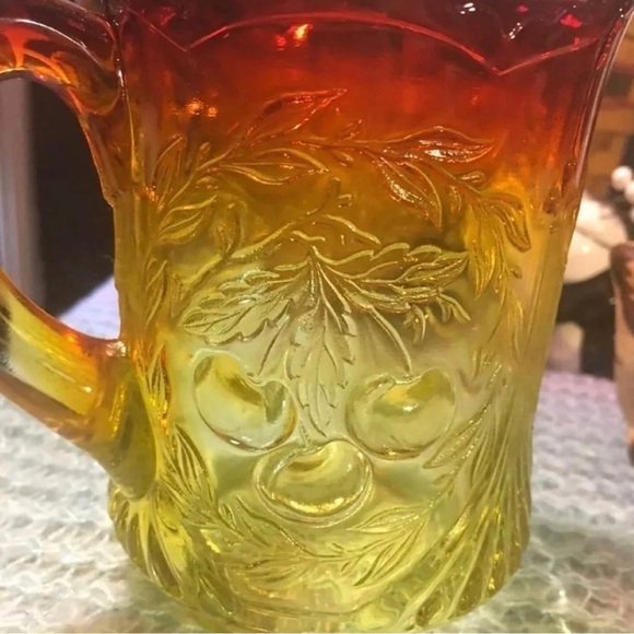 Vintage LG Wright Creamer - Picture 3 of 4